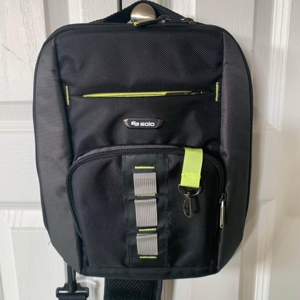Solo Storm 10.2” Laptop/Tablet Sling Bag